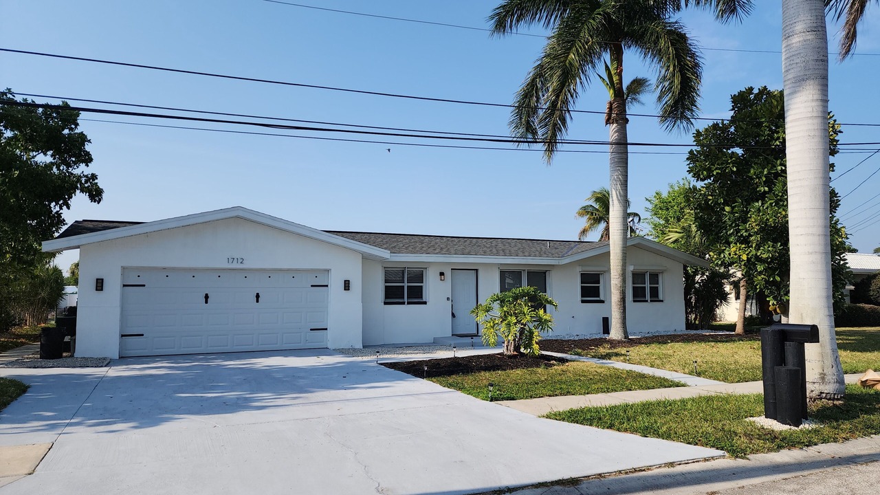 Photo of Outdoor in Lochmoor Waterway Estates