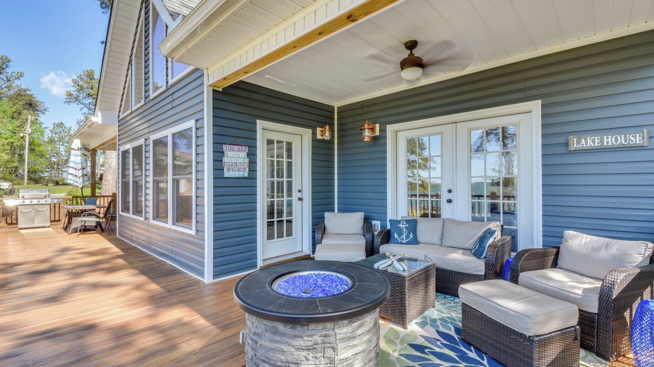 Photo of Patio Balcony in Dewy Rose