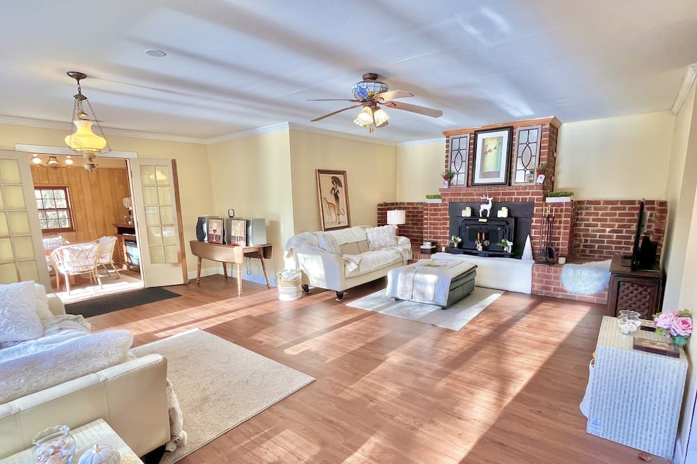 Photo of Livingroom in Wake Forest