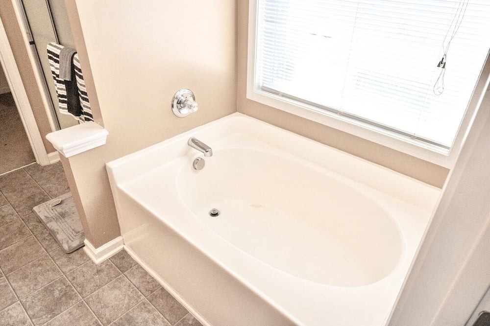 Photo of Bathroom in Huntcliff
