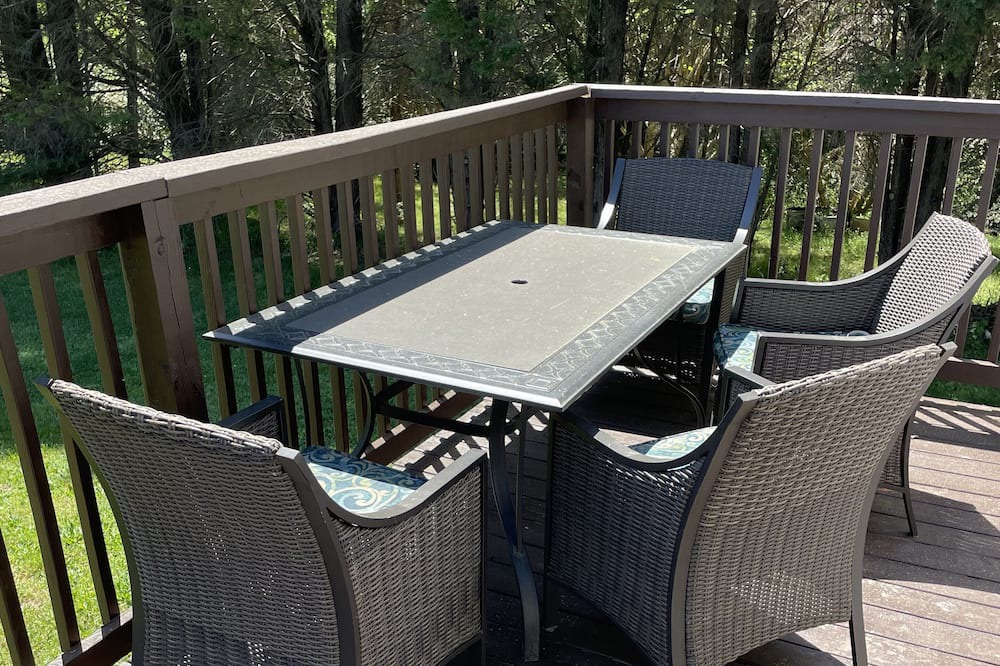 Photo of Outdoor in White Stone
