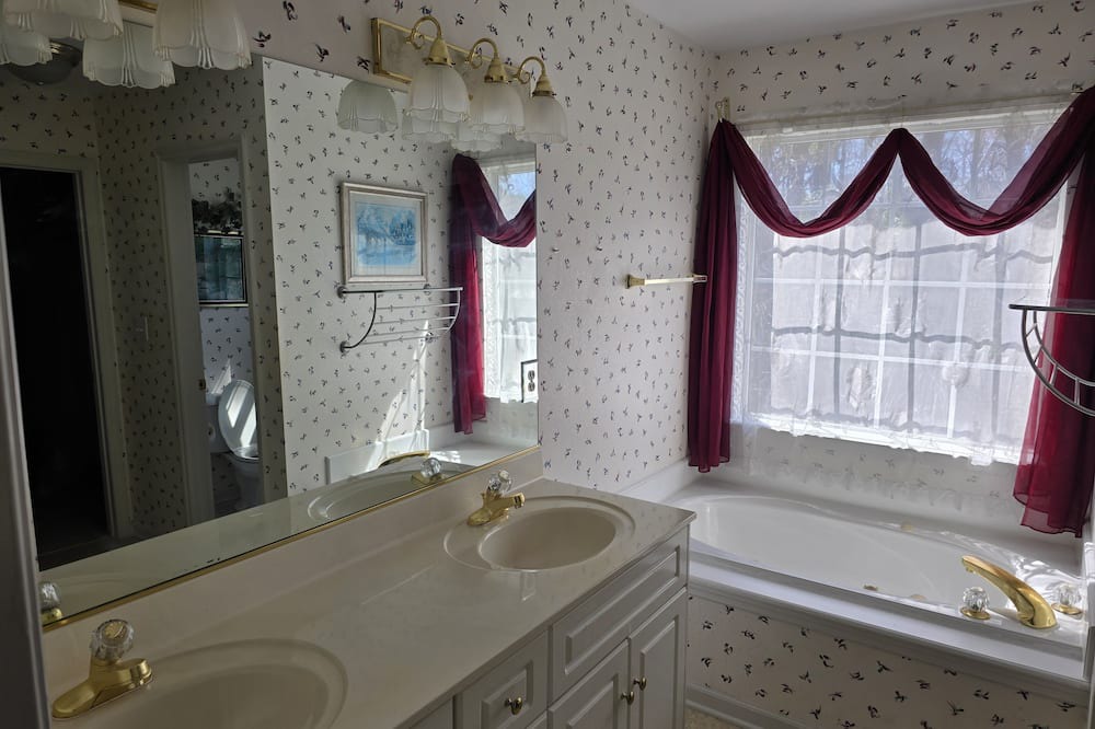 Photo of Bathroom in Evans