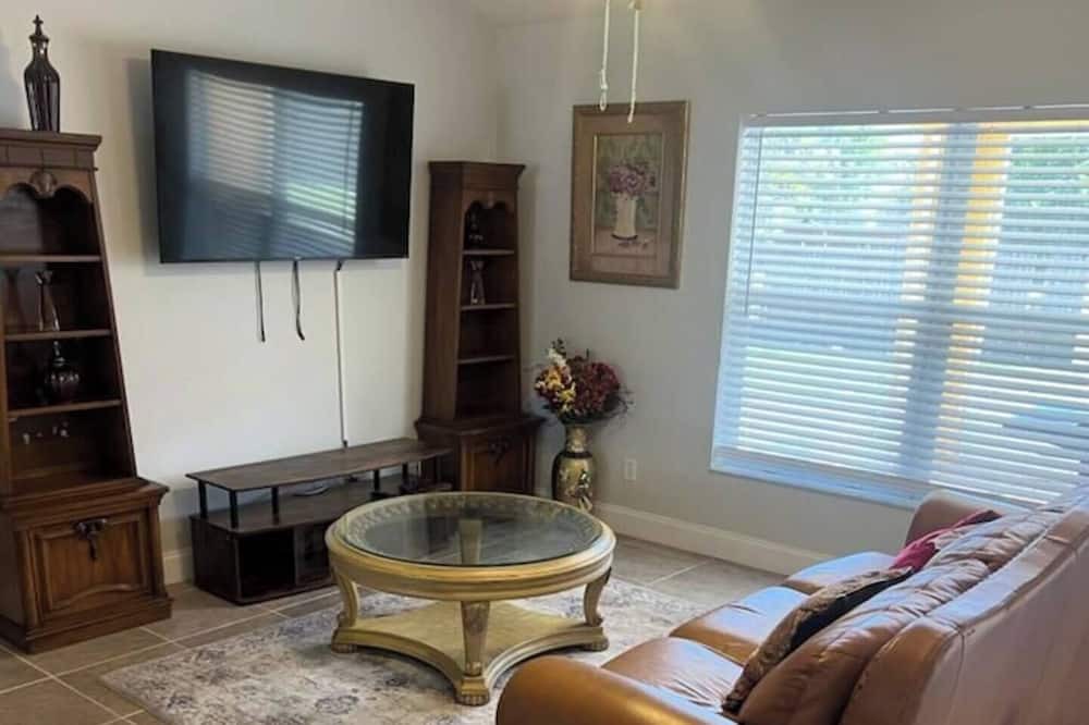 Photo of Livingroom in Port Saint Lucie