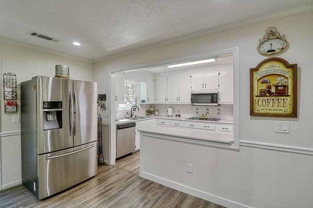 Photo of Kitchen in Dacula