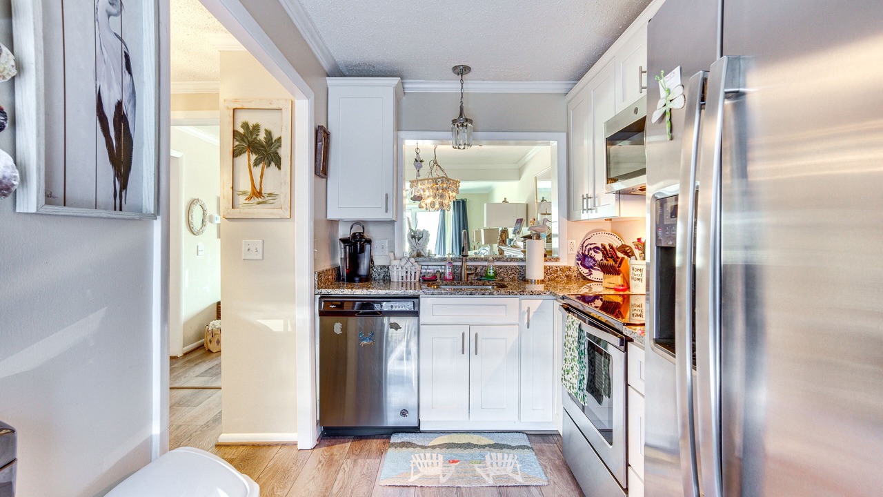 Photo of Kitchen in Oceanmarsh Subdivision
