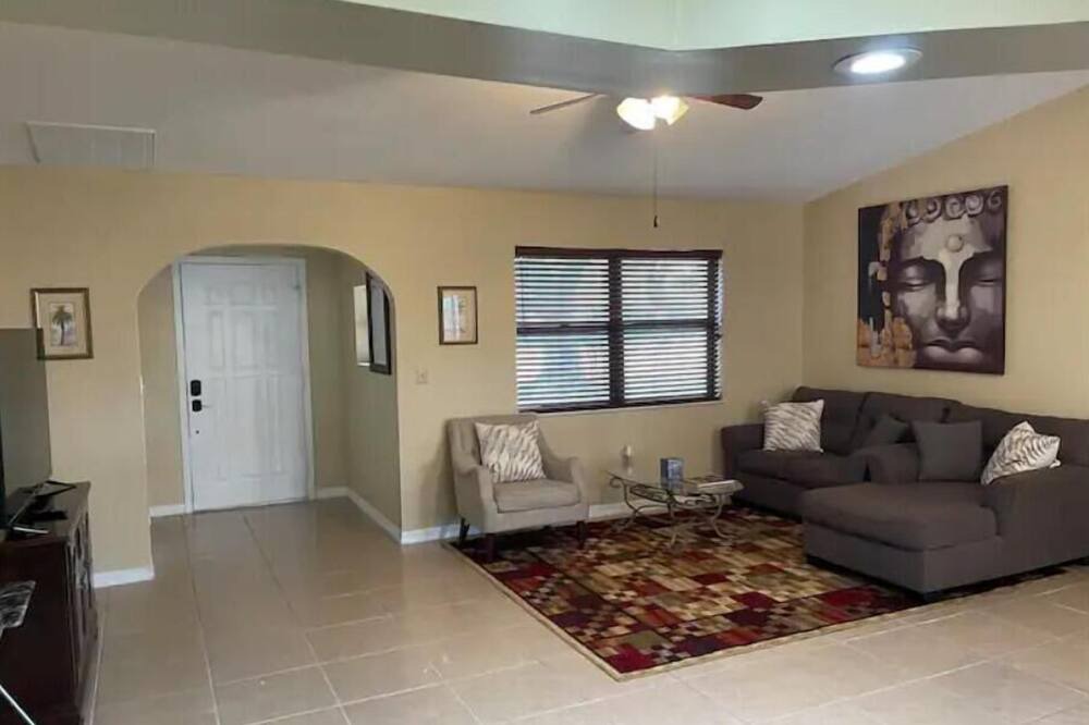Photo of Livingroom in Sebring