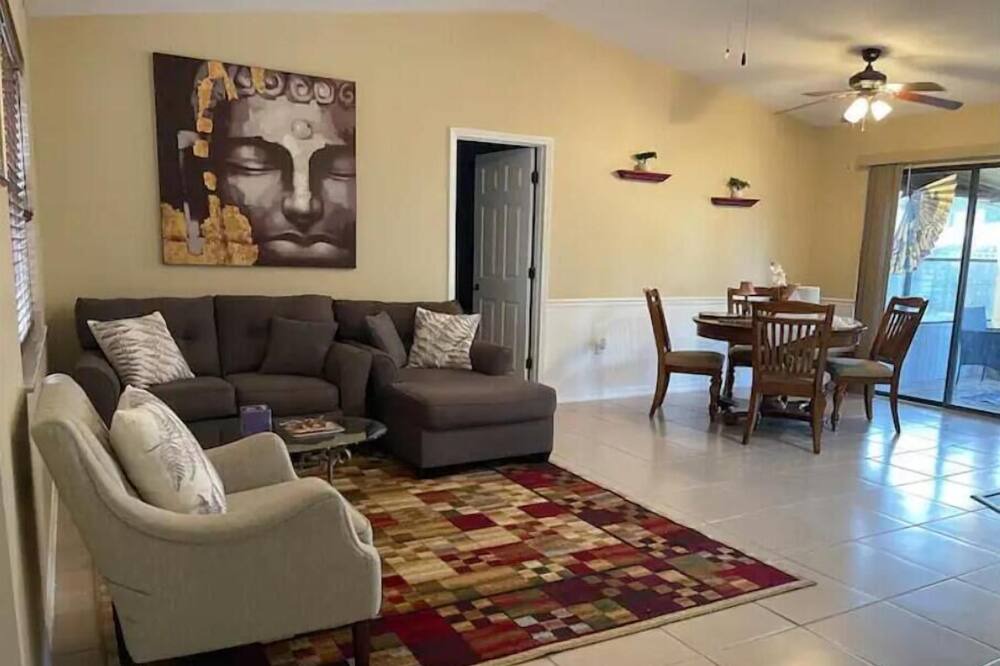 Photo of Livingroom in Sebring