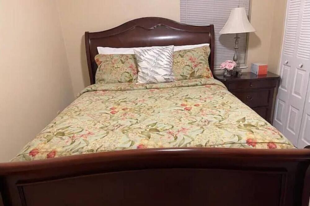 Photo of Bedroom in Sebring