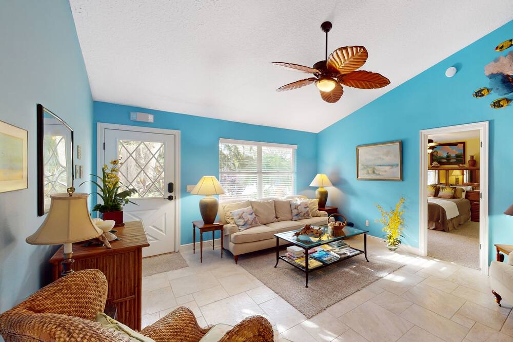 Photo of Livingroom in Sebastian Highlands