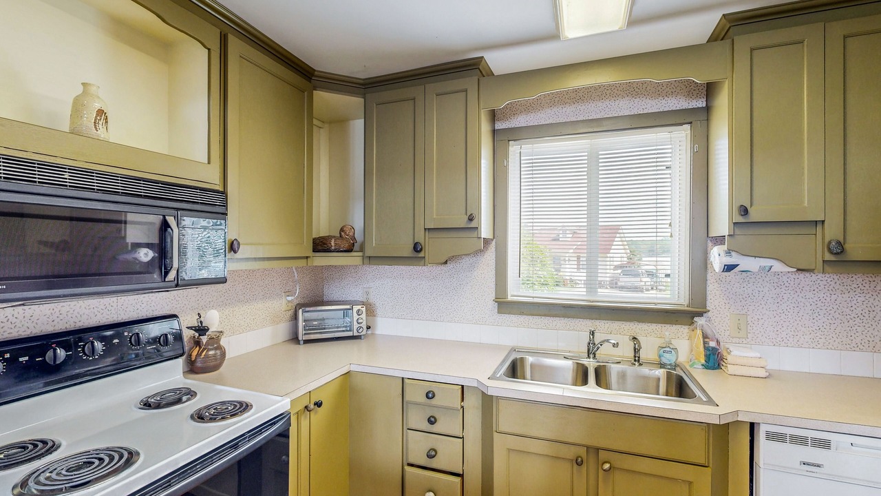 Photo of Kitchen in Newberry Shores