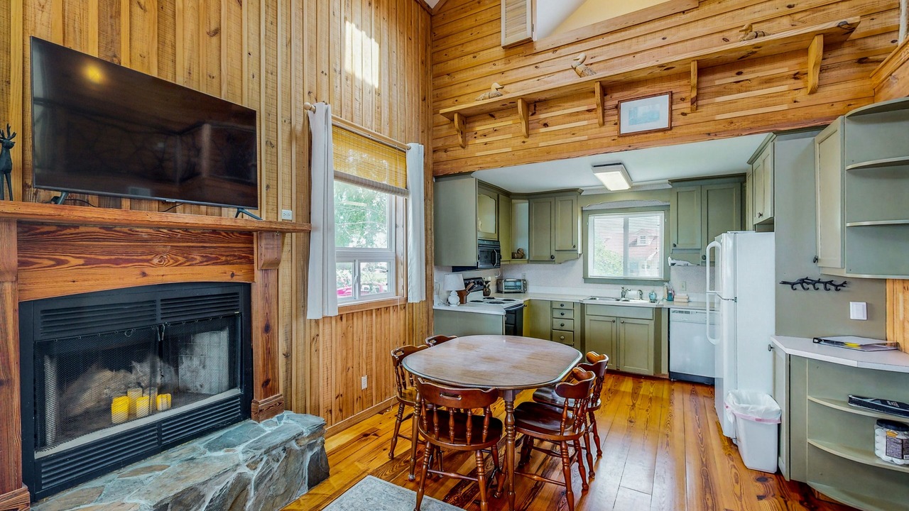 Photo of Kitchen in Newberry Shores