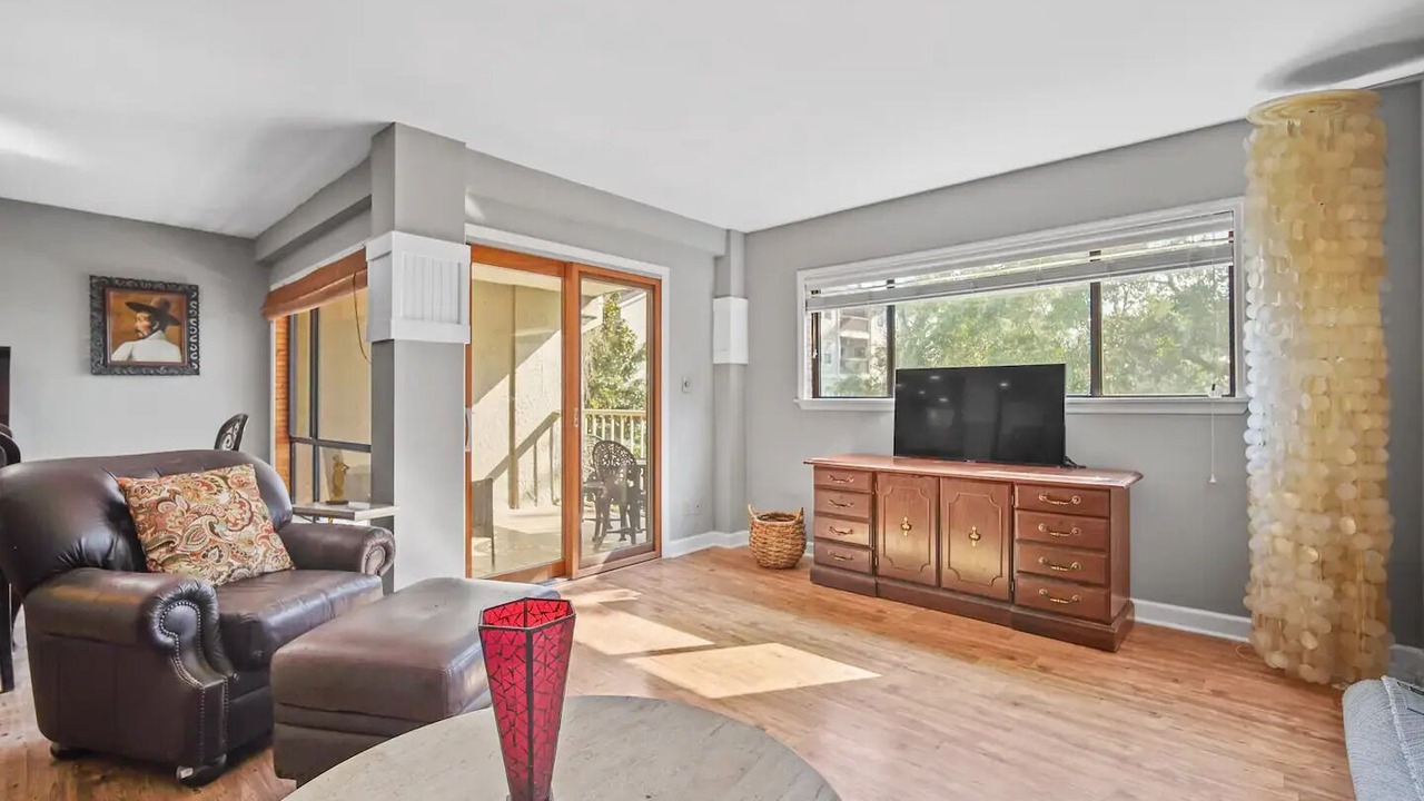 Photo of Livingroom in Spanish Wells