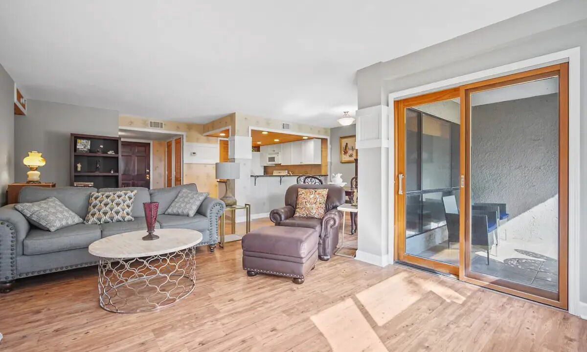 Photo of Livingroom in Spanish Wells