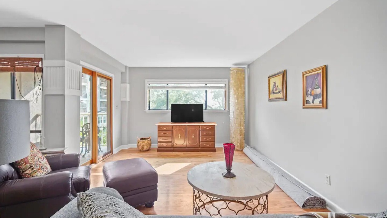 Photo of Livingroom in Spanish Wells