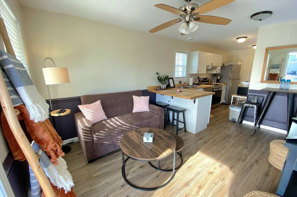 Photo of Livingroom in Townville