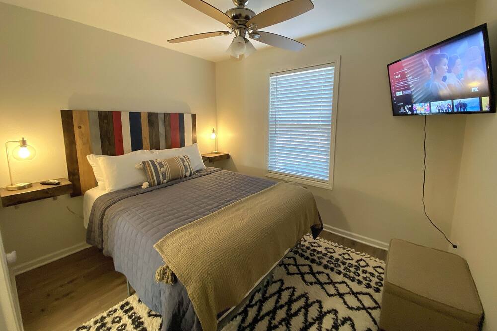 Photo of Bedroom in Townville