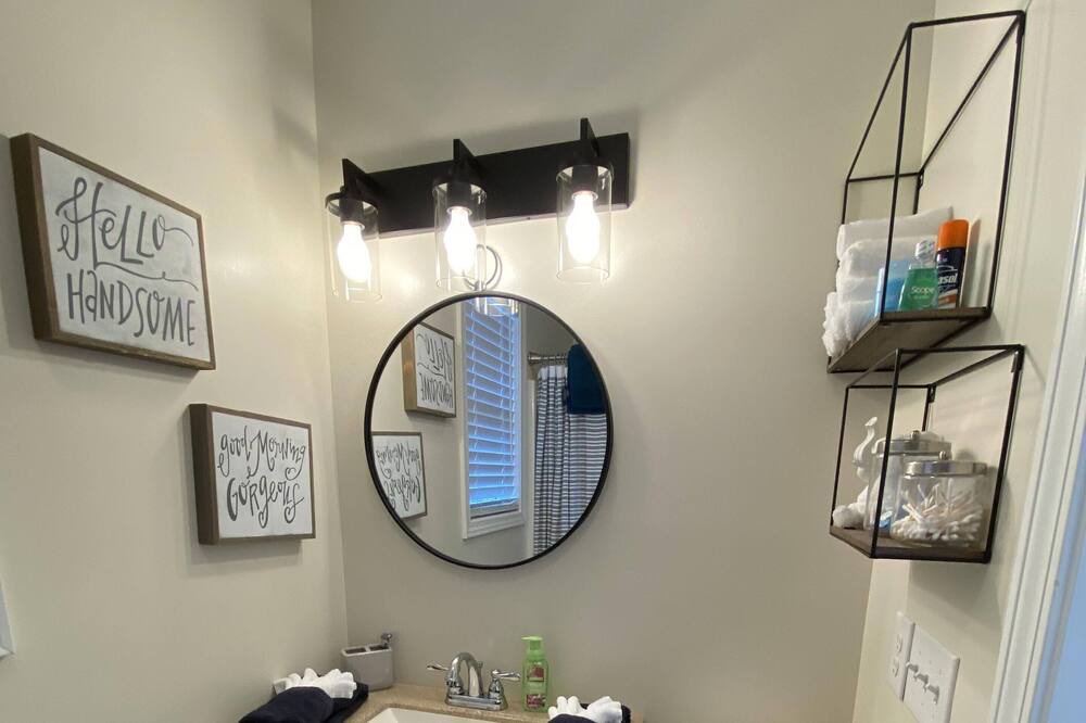 Photo of Bathroom in Townville