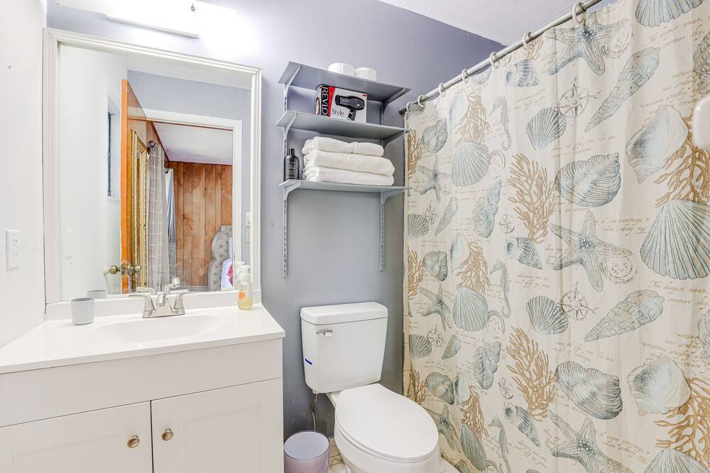 Photo of Bathroom in Sylvan Shores