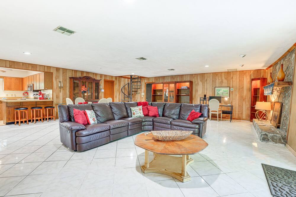 Photo of Livingroom in Sylvan Shores