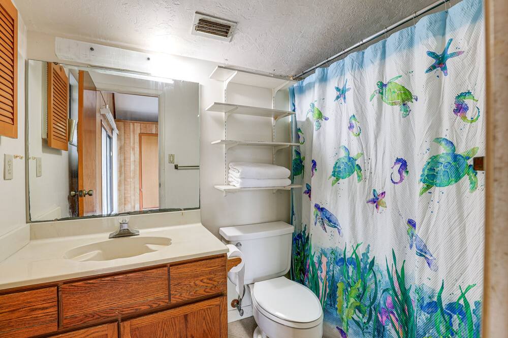 Photo of Bathroom in Sylvan Shores