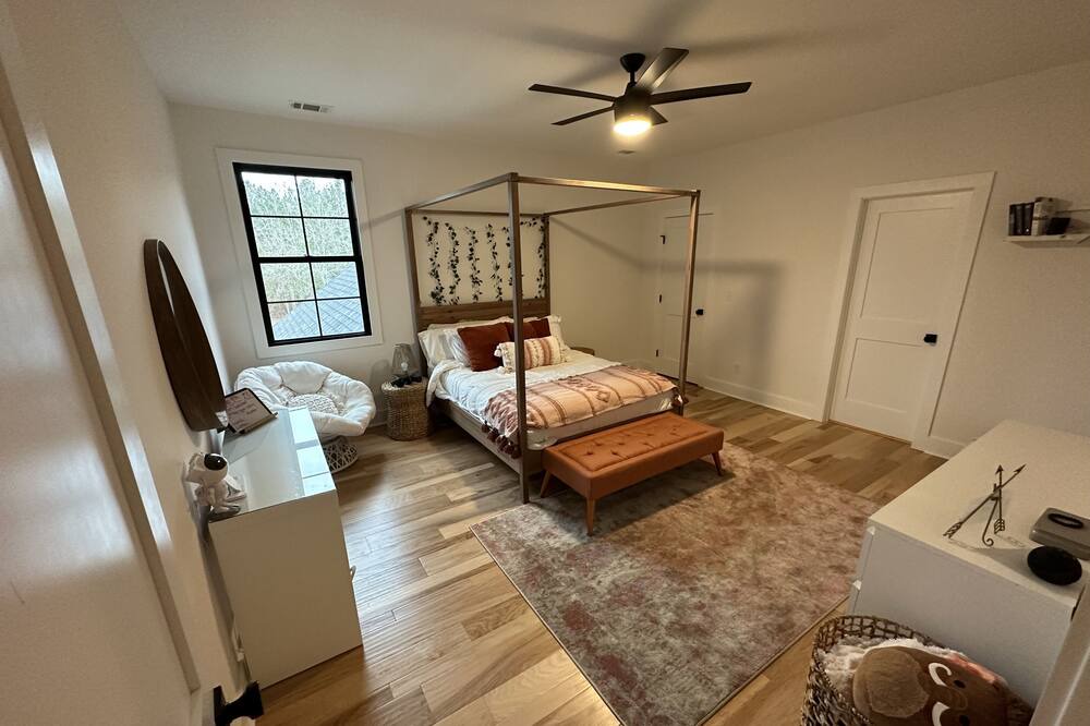 Photo of Bedroom in Appling