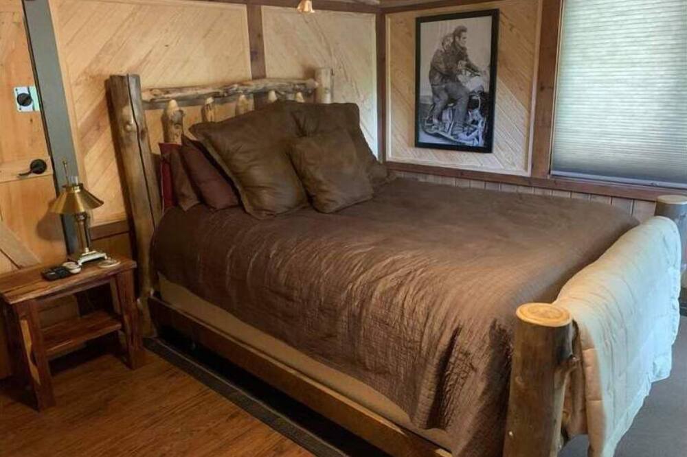 Photo of Bedroom in Mountain Rest