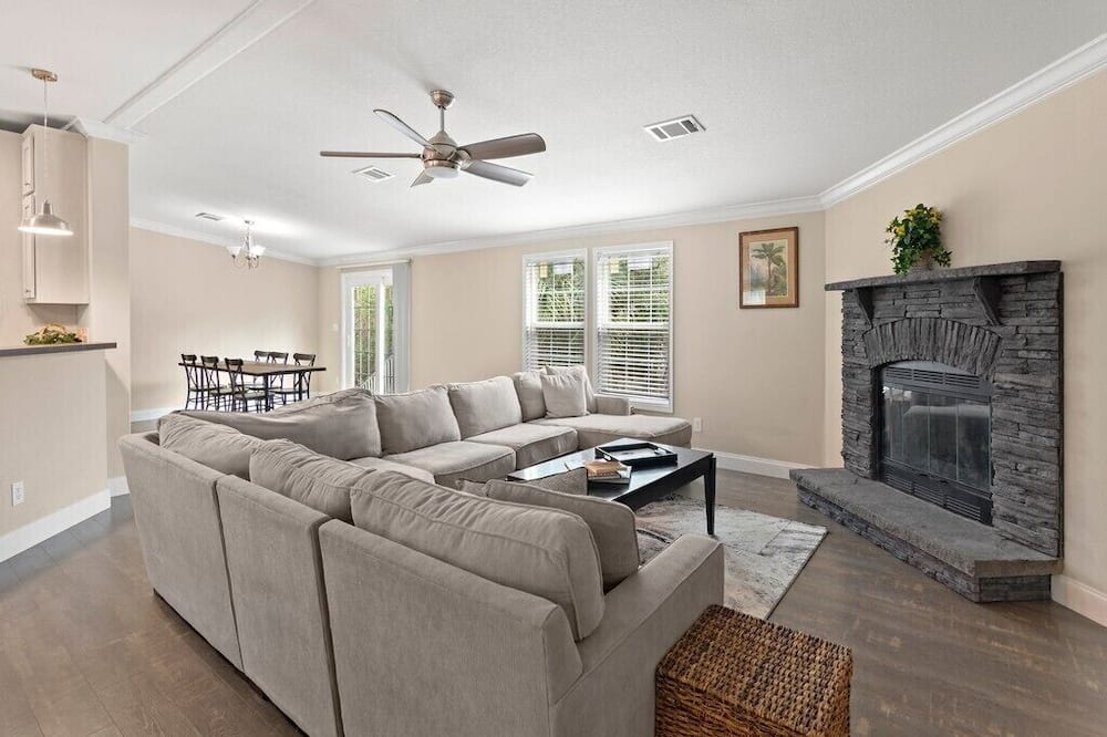 Photo of Livingroom in Palm City