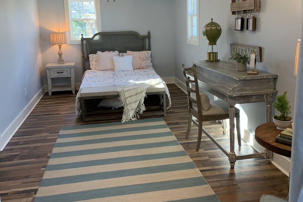 Photo of Bedroom in Seneca
