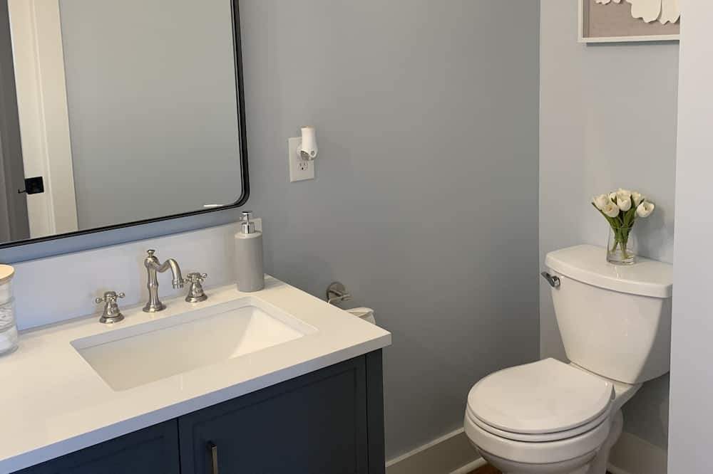 Photo of Bathroom in Seneca