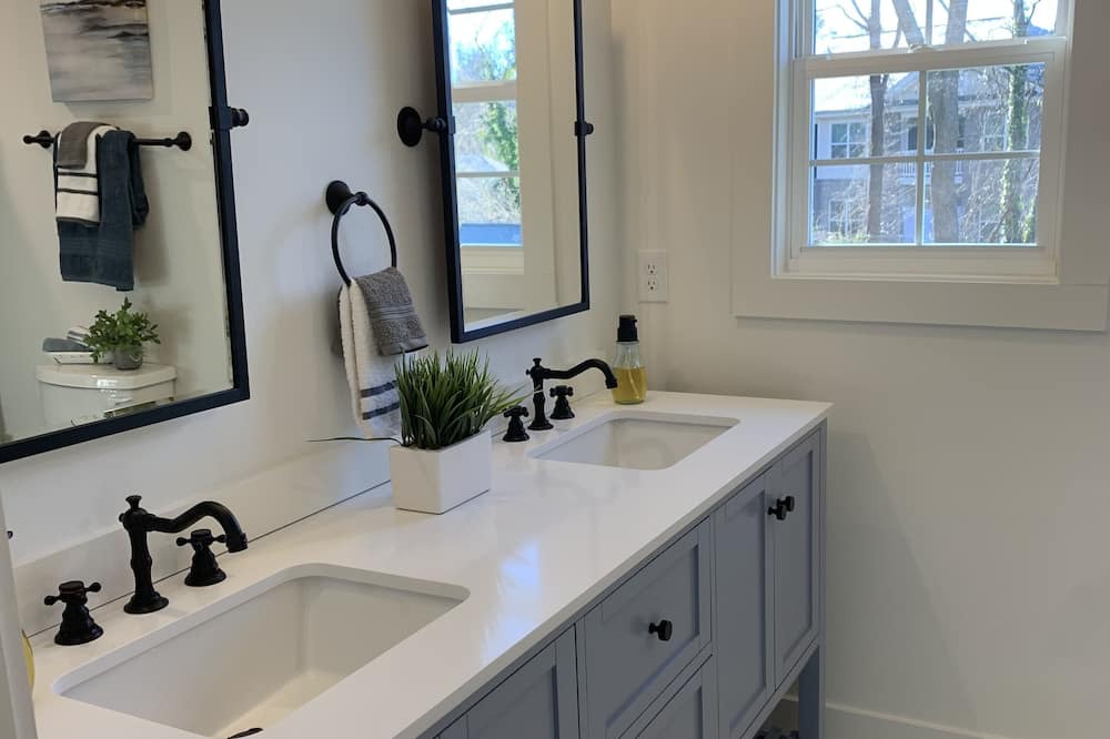 Photo of Bathroom in Seneca