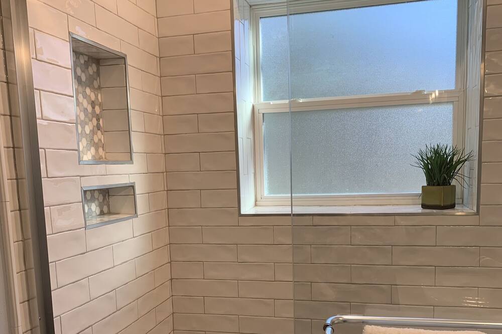 Photo of Bathroom in Seneca
