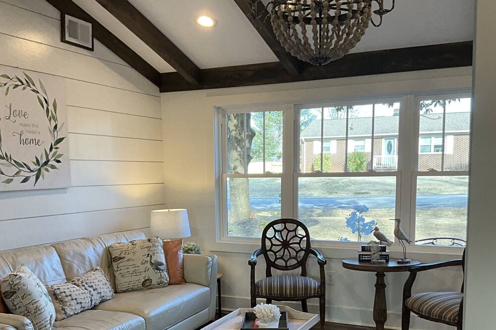 Photo of Livingroom in Seneca