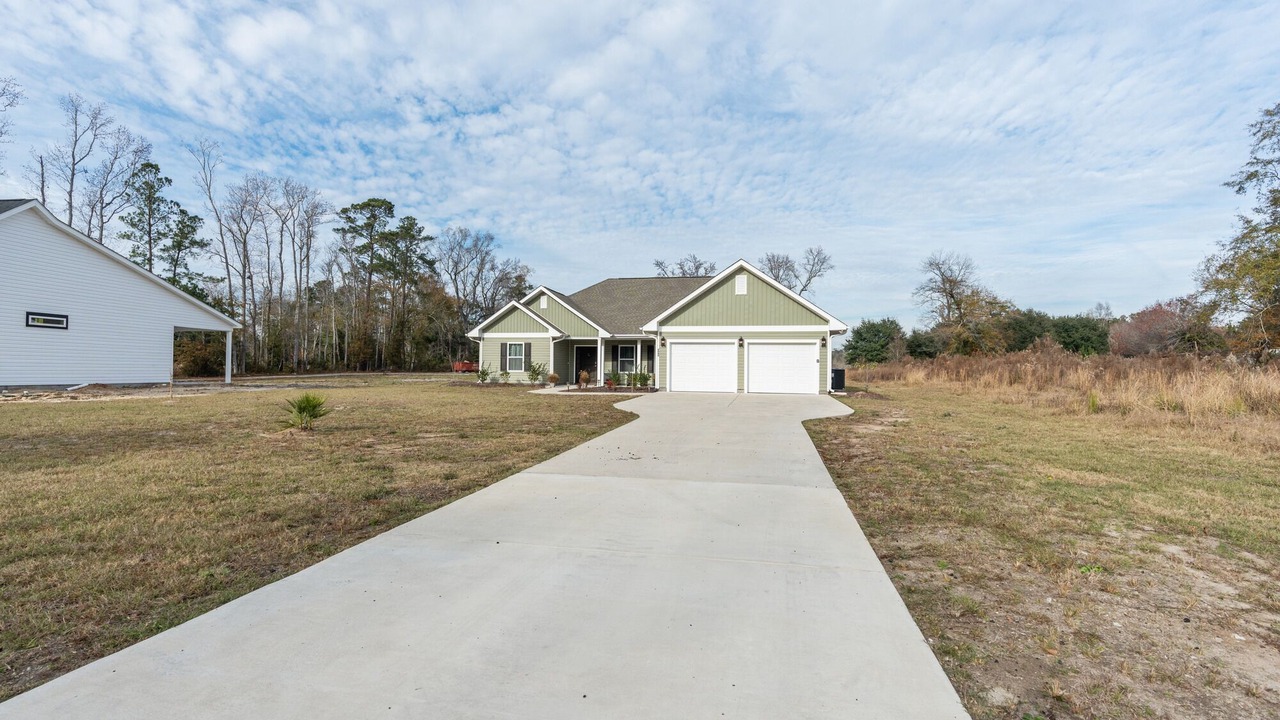 Photo of Outdoor in Loris