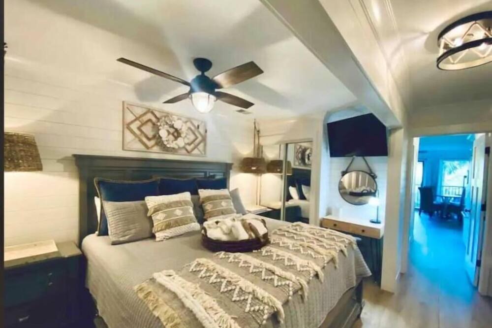 Photo of Bedroom in Folly Field