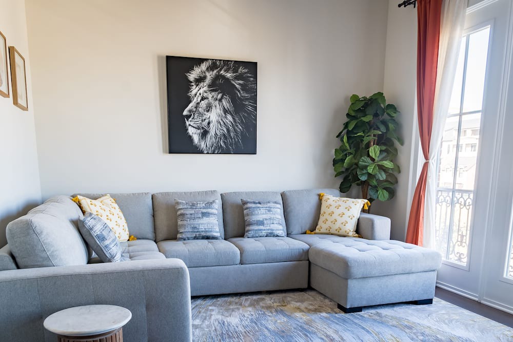 Photo of Livingroom in Hitch Village - Fred Wessels Homes