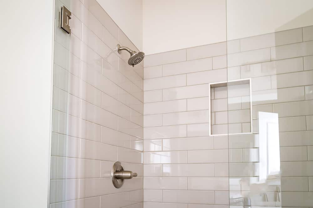 Photo of Bathroom in Hitch Village - Fred Wessels Homes