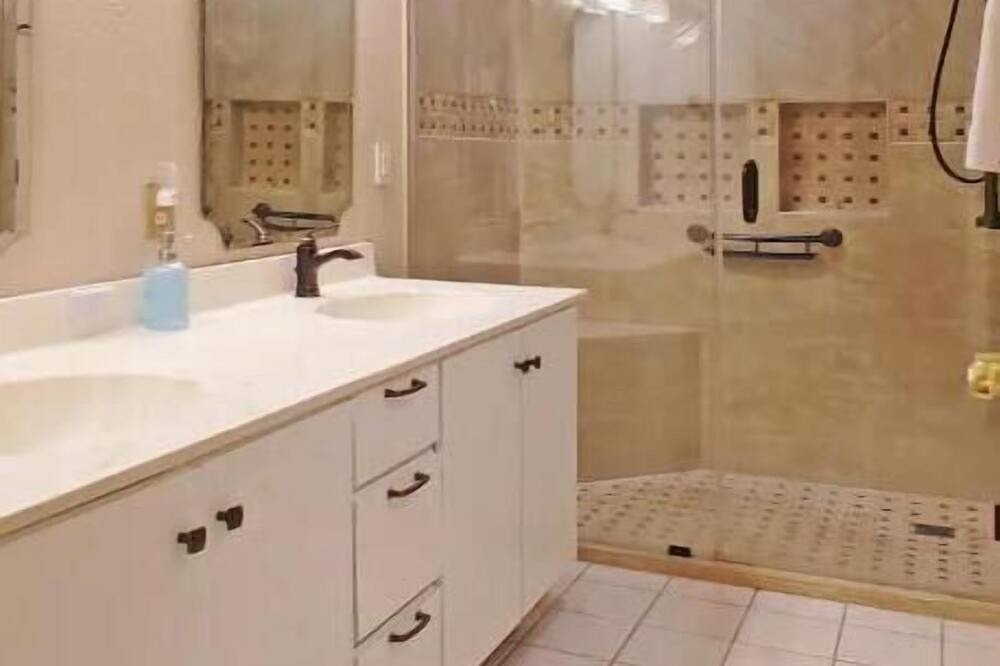 Photo of Bathroom in Salem