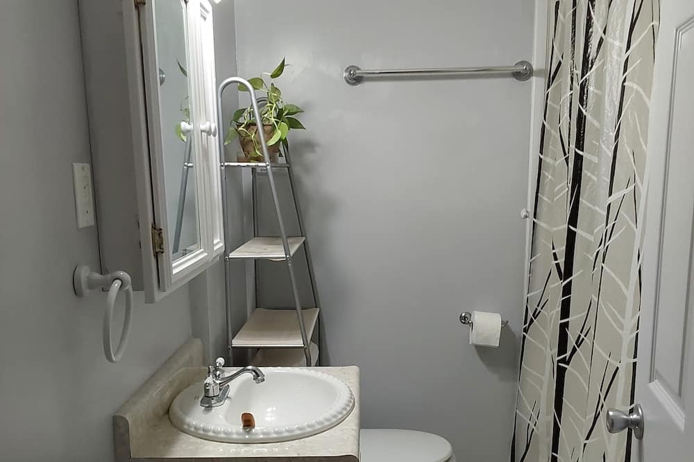 Photo of Bathroom in Swainsboro