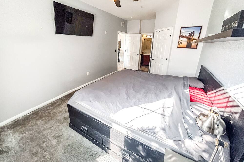 Photo of Bedroom in Vista East