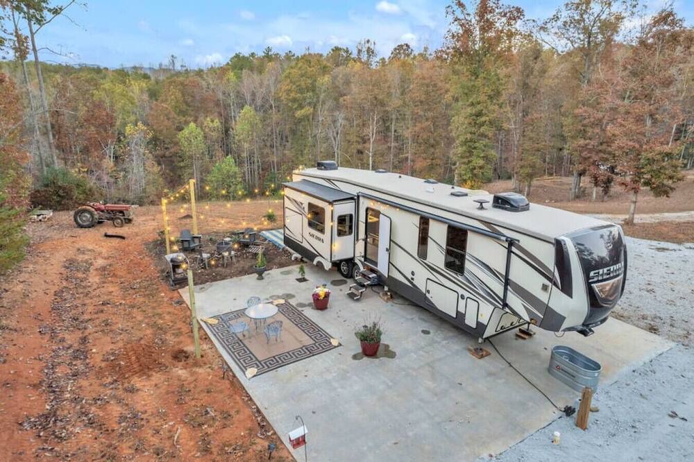 Photo of Others in Pickens