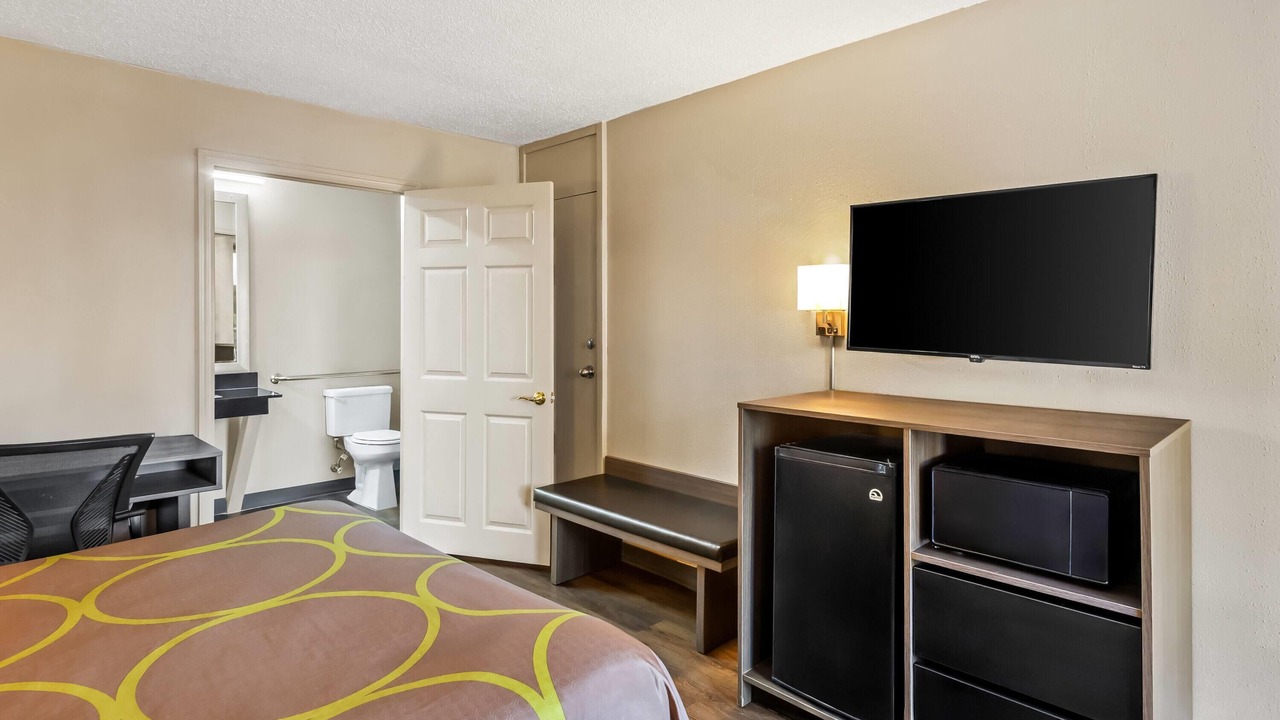 Photo of Bedroom in Commerce