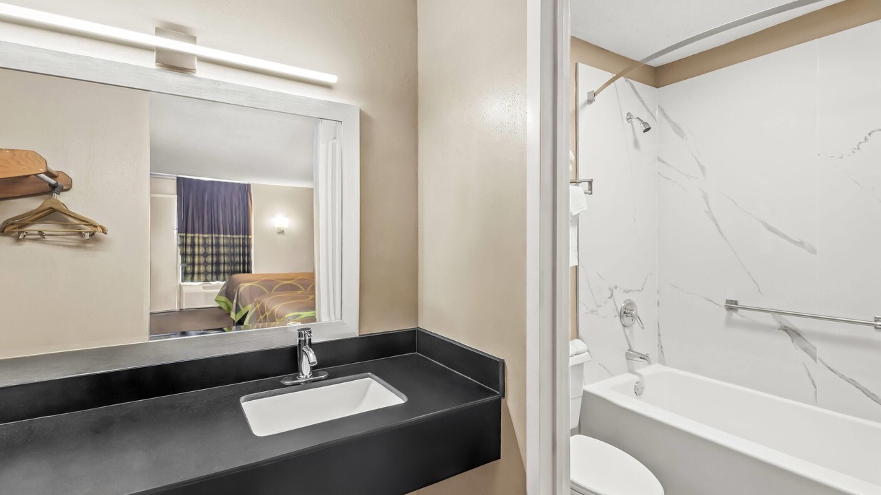 Photo of Bathroom in Commerce