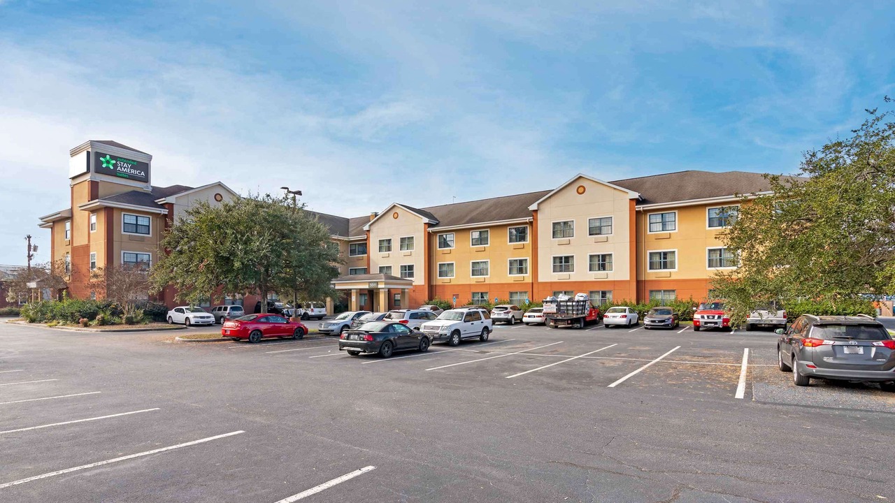 Photo of Outdoor in Poplar Place - University Place