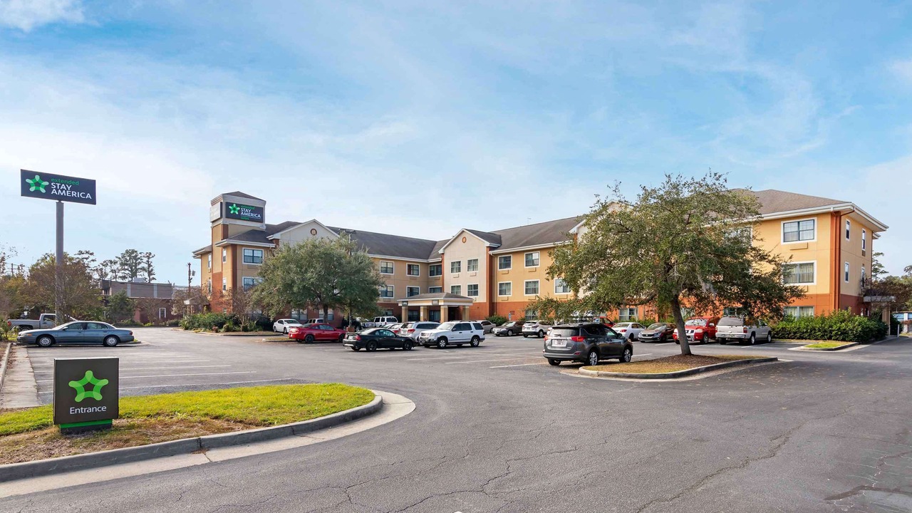 Photo of Outdoor in Poplar Place - University Place