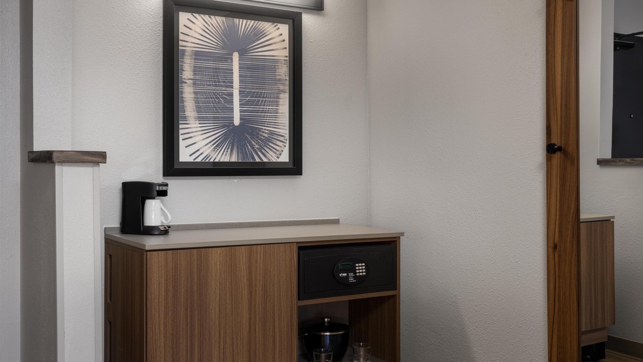 Photo of Bedroom in Airport North