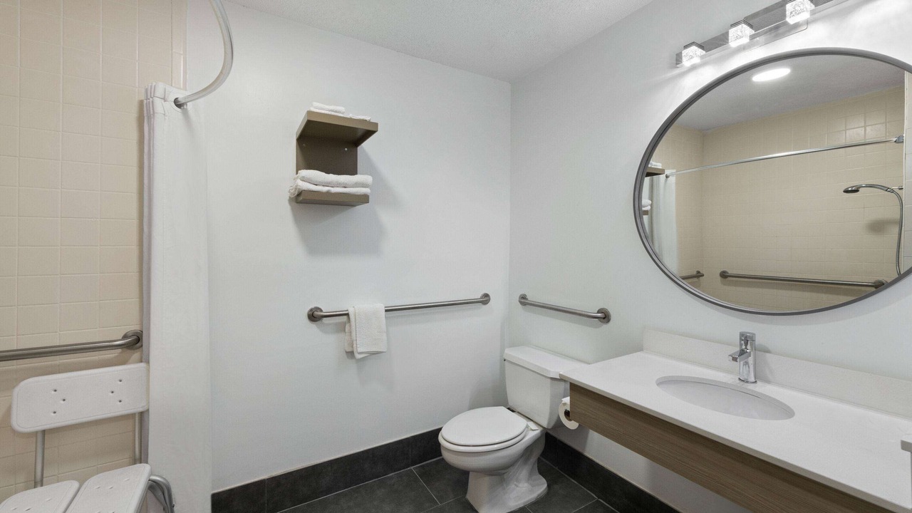 Photo of Bathroom in Seven Oaks