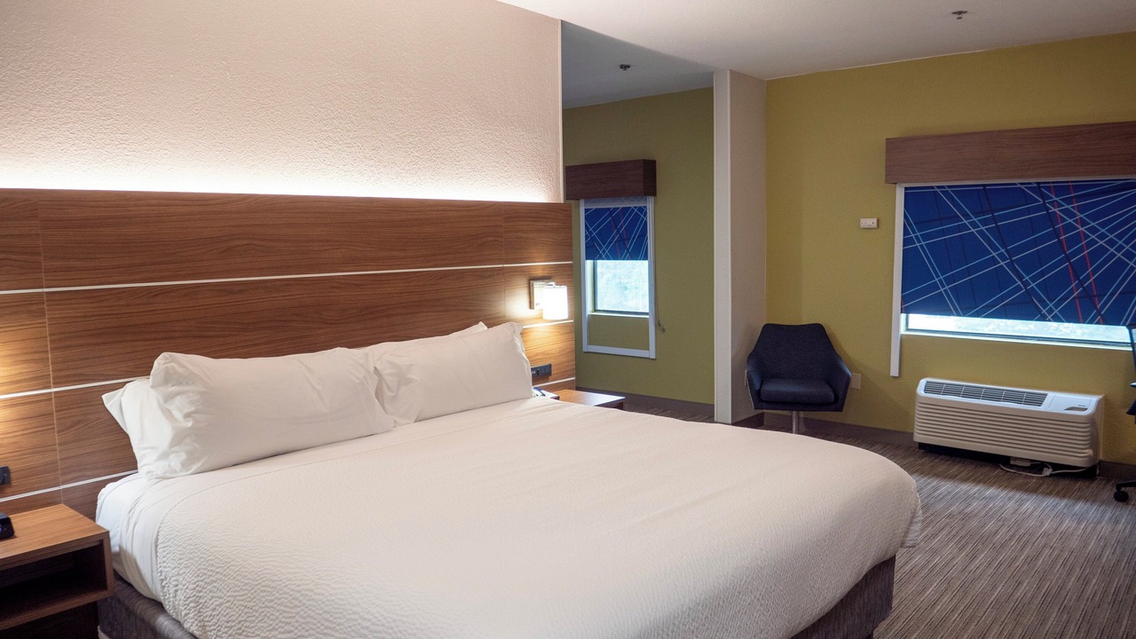 Photo of Bedroom in Greenville - Spartanburg