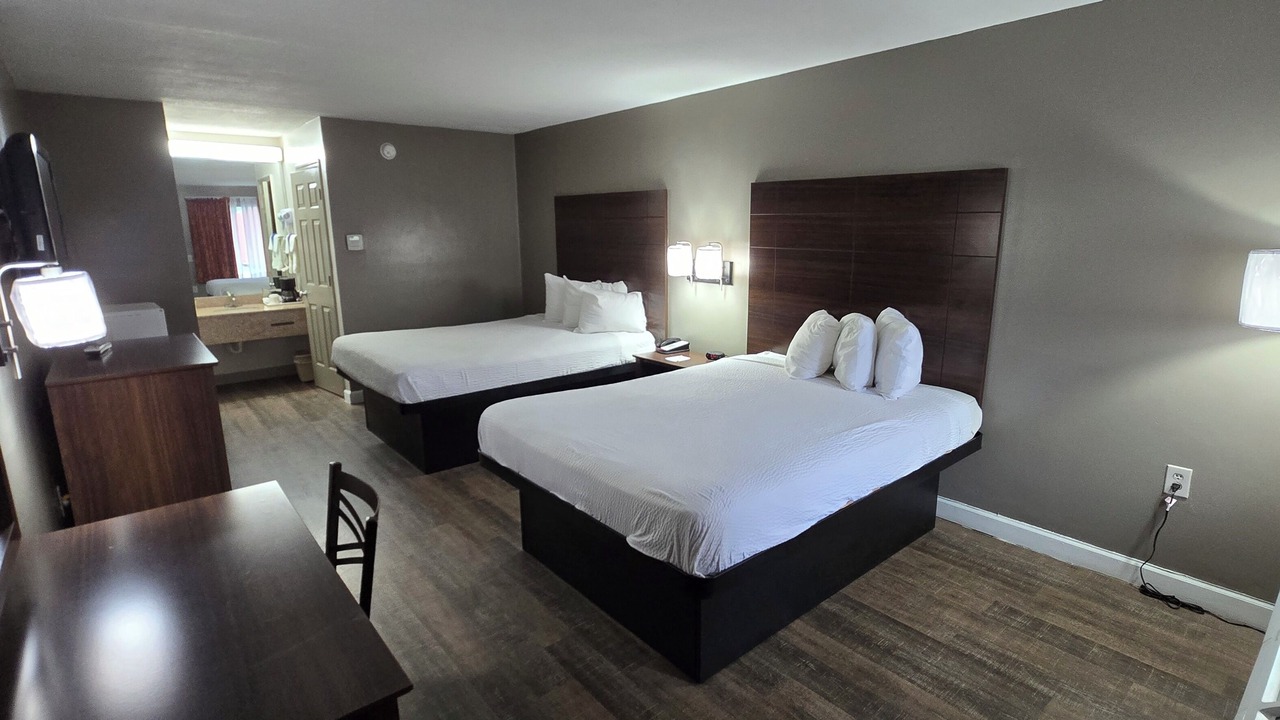 Photo of Bedroom in Clinton