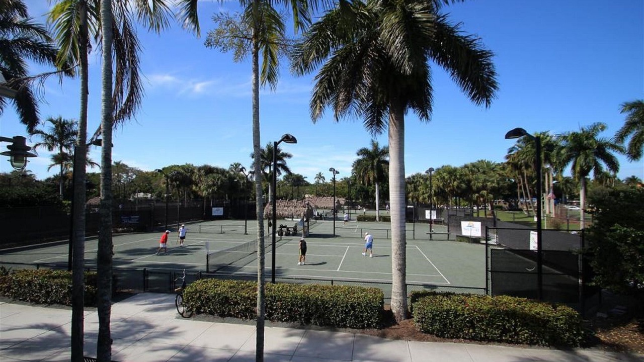 Photo of Others in Old Naples