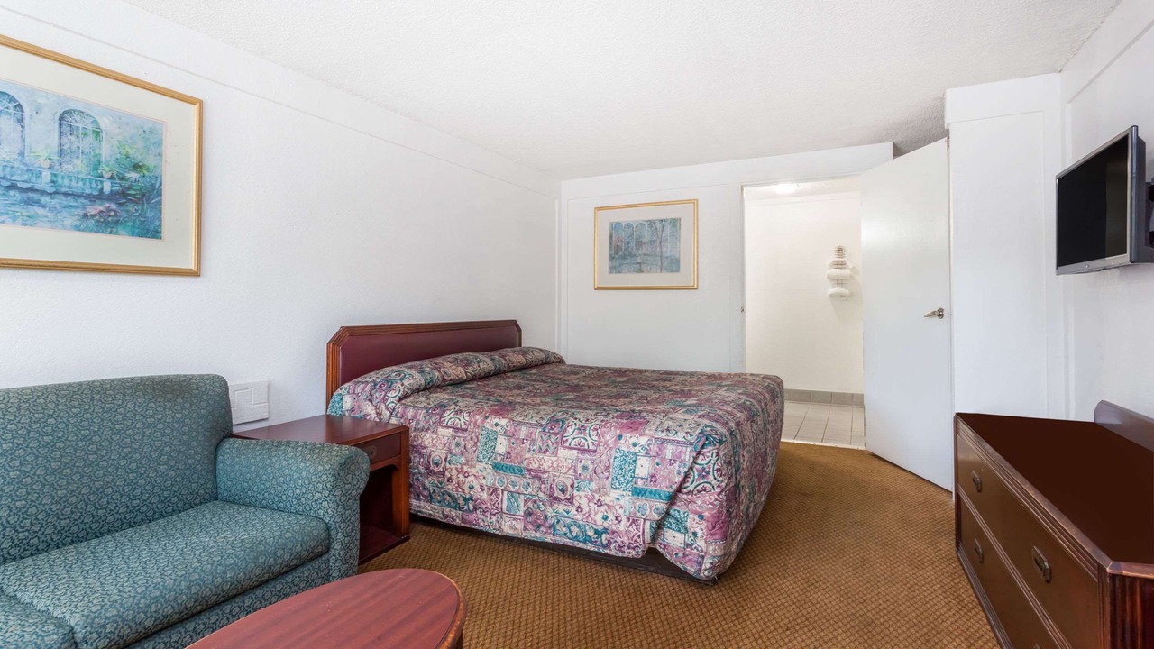 Photo of Livingroom in Seven Oaks